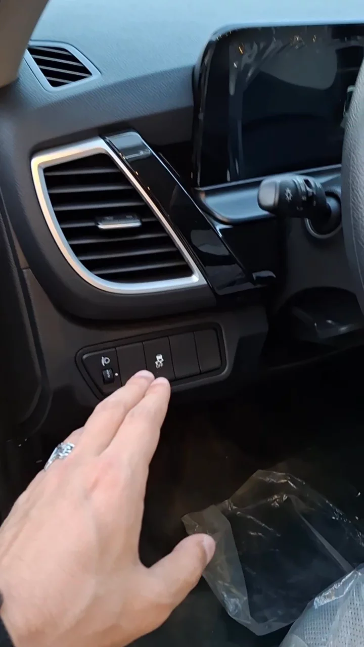 Car video thumbnail 1 of 10