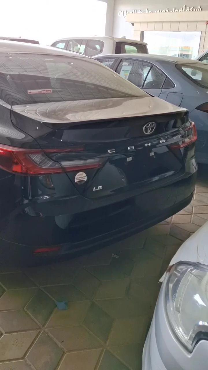 تويوتا كامري LE 2025