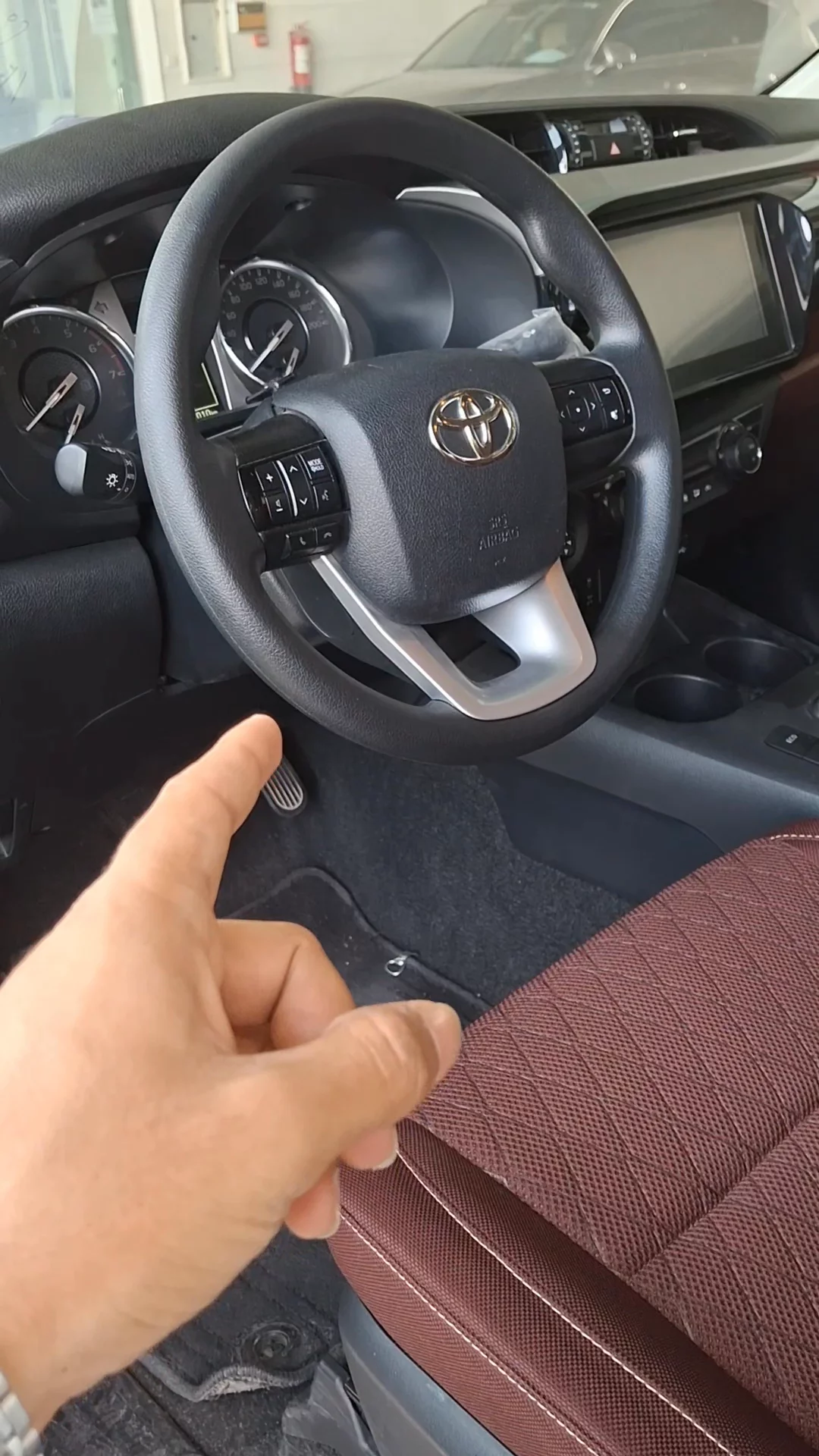 تويوتا هايلكس S GLX 2025