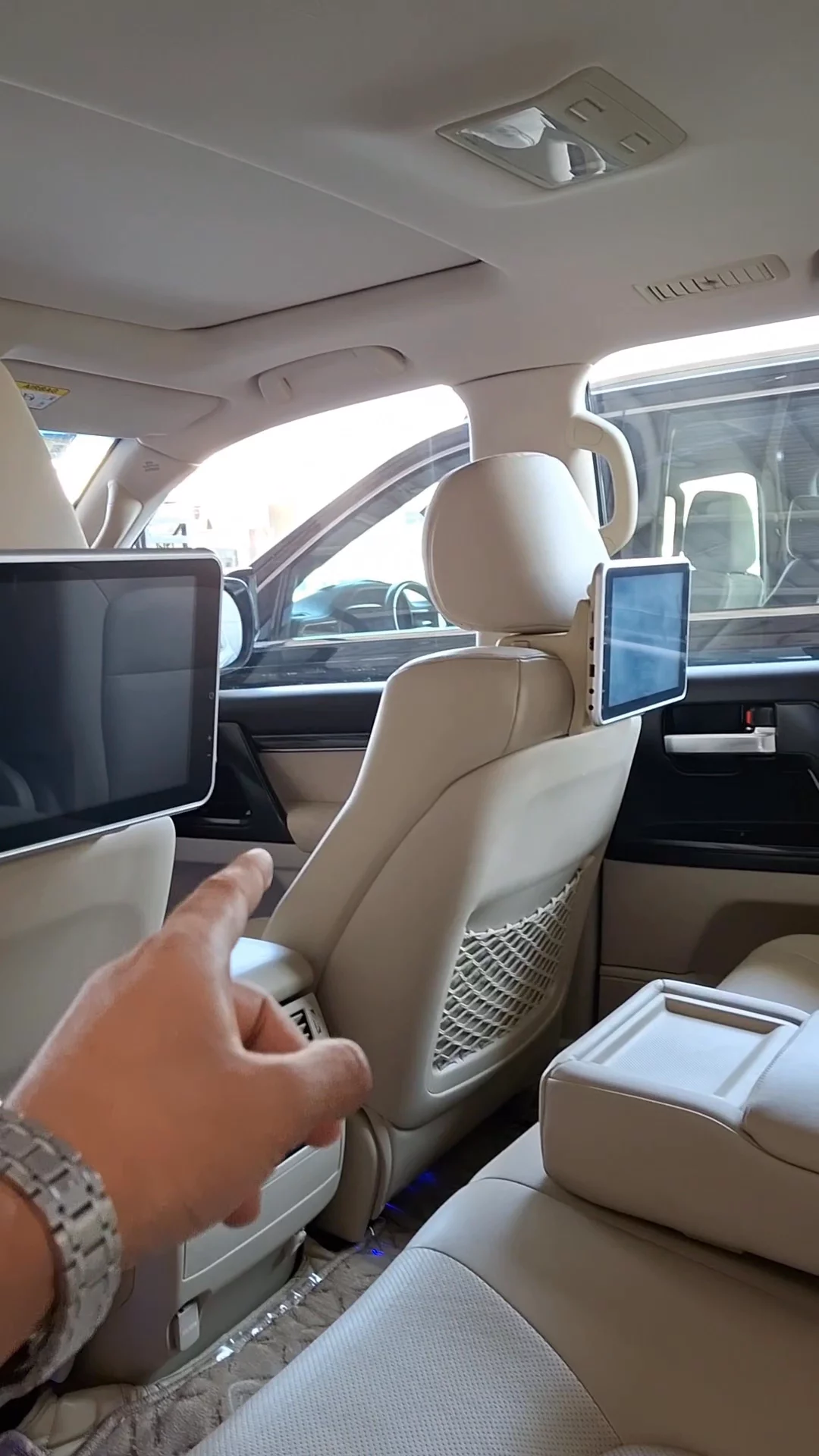 Car video thumbnail 1 of 7