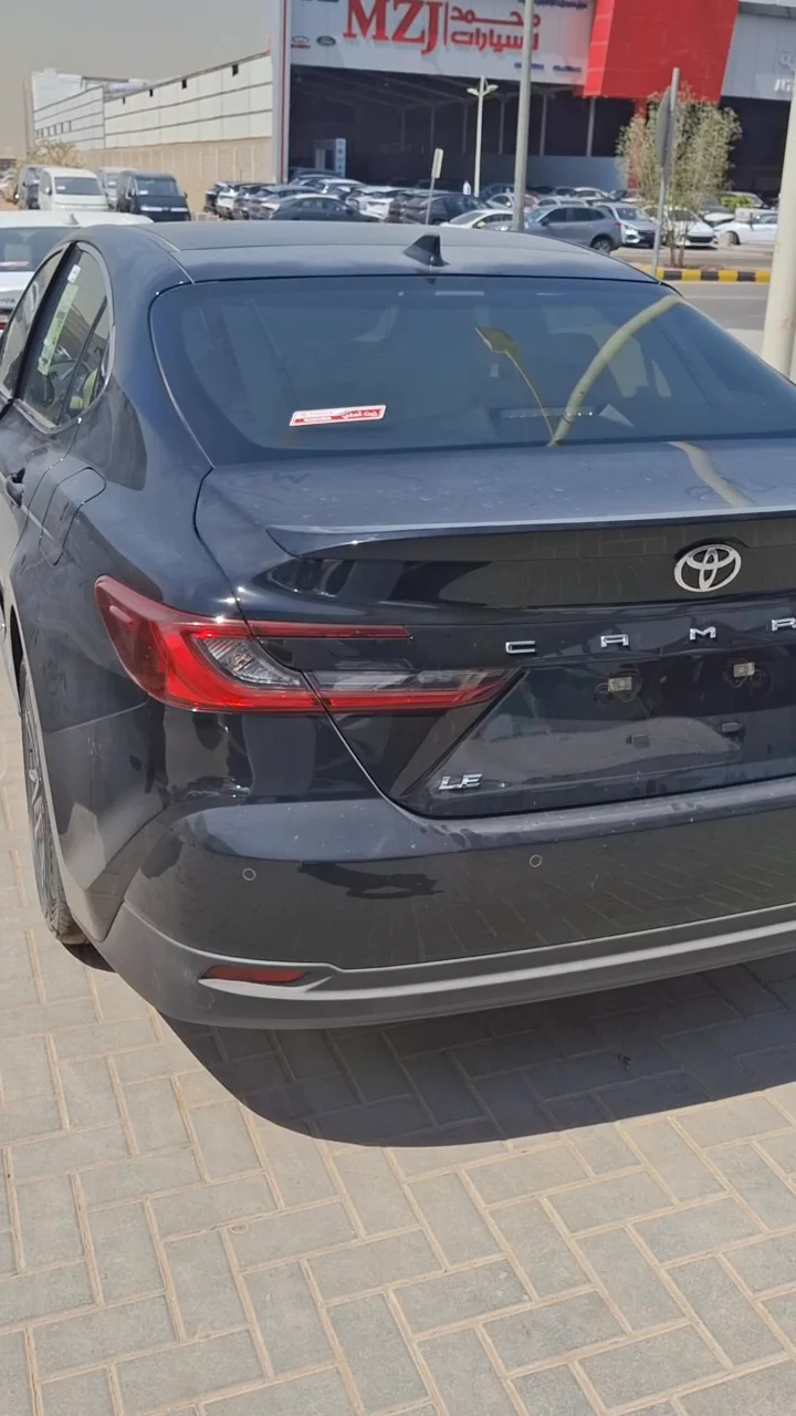 Toyota Camry LE HEV 2025