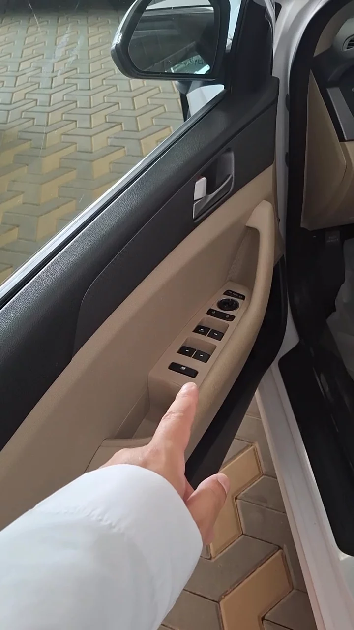 Car video thumbnail 1 of 10