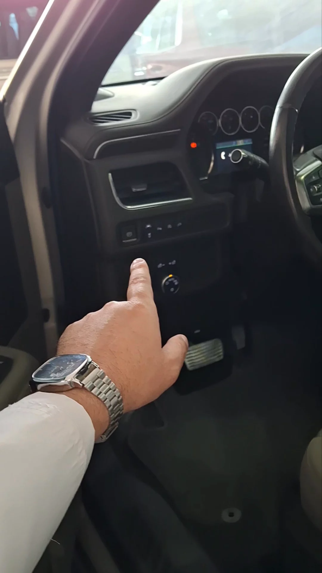 Car video thumbnail 1 of 10