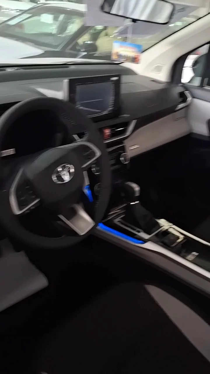 تويوتا فيلوز GLX 2025