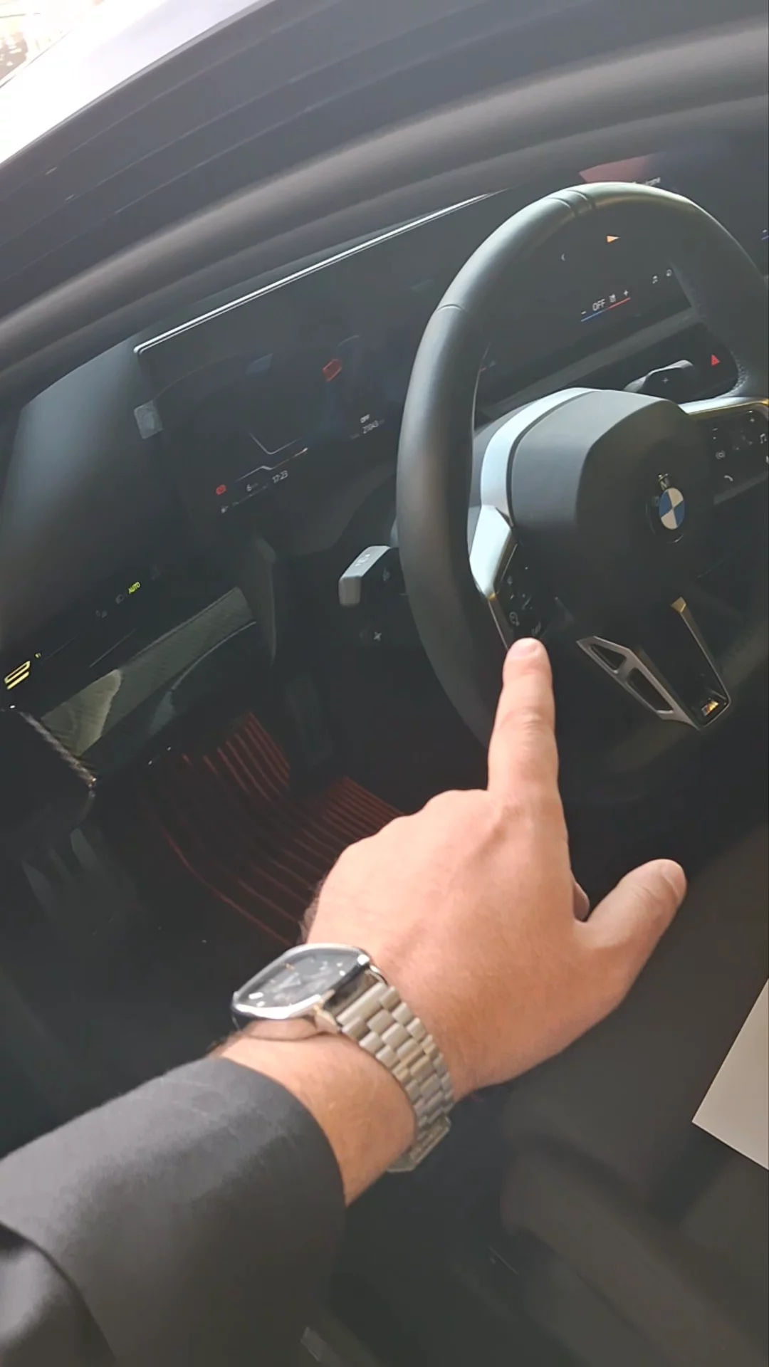 Car video thumbnail 1 of 10