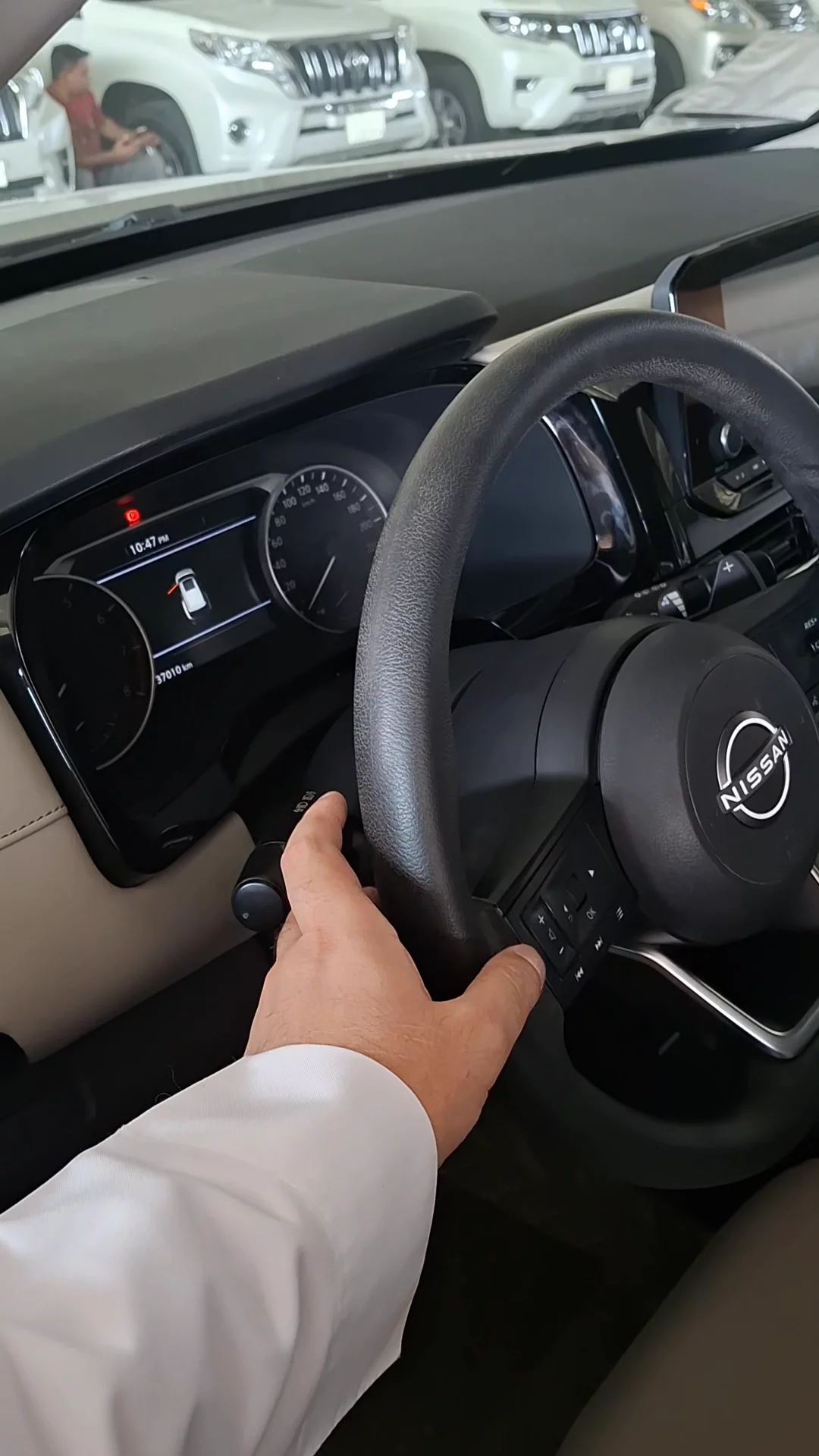 Car video thumbnail 1 of 9