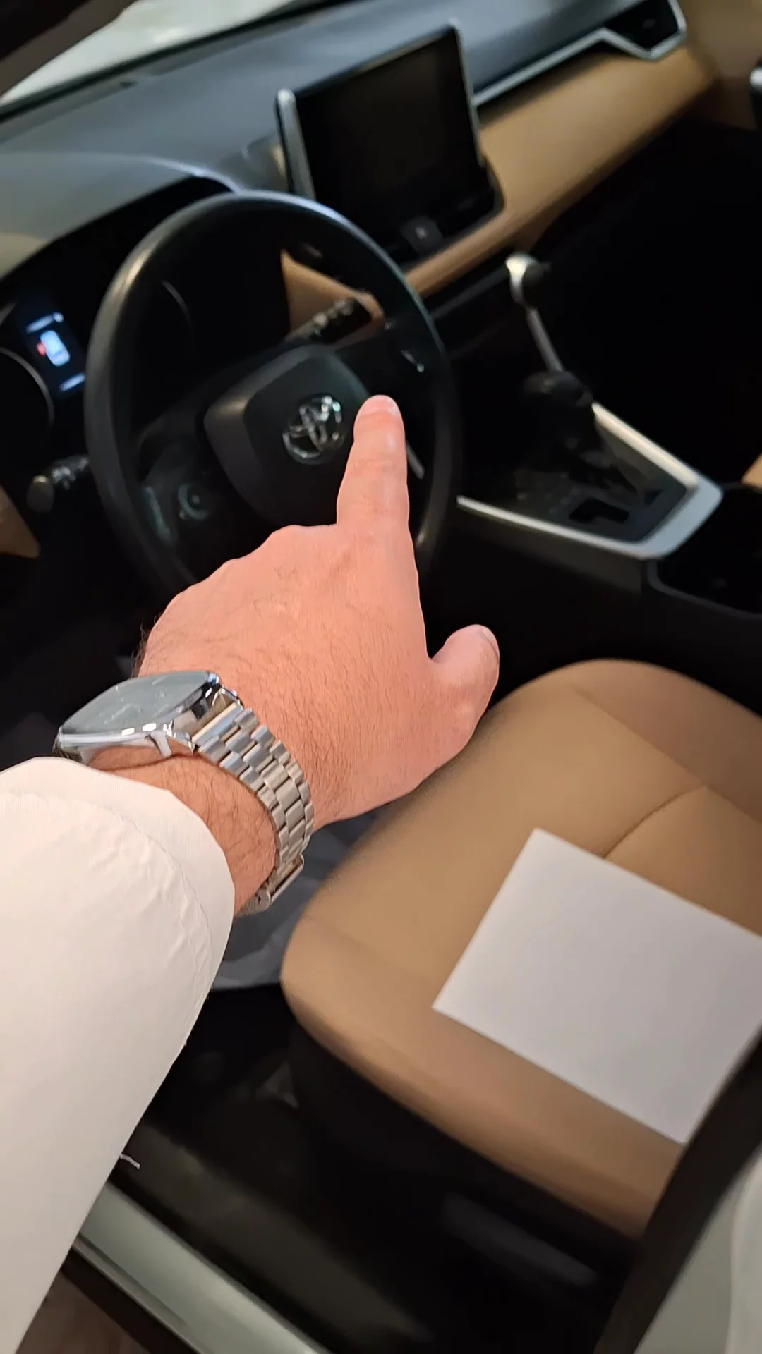 تويوتا راف فور LE 2023