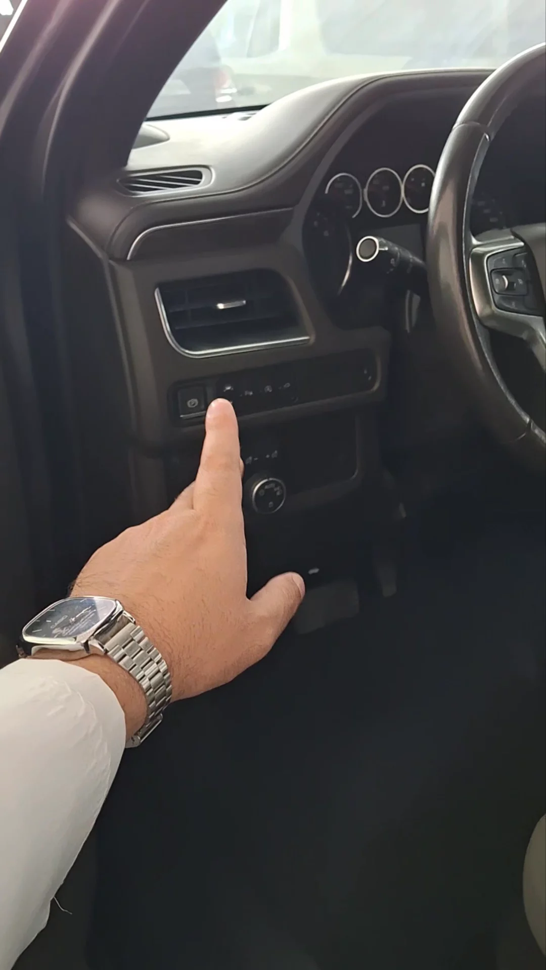 Car video thumbnail 1 of 9