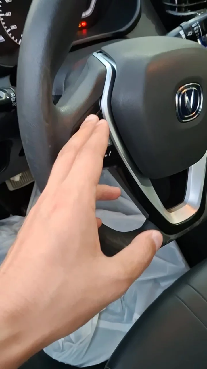 Car video thumbnail 1 of 9