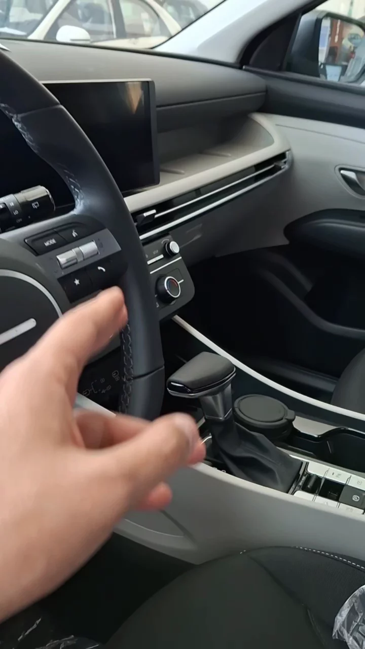 Car video thumbnail 1 of 10