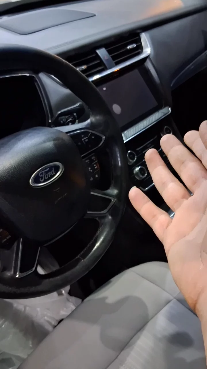 Car video thumbnail 1 of 9