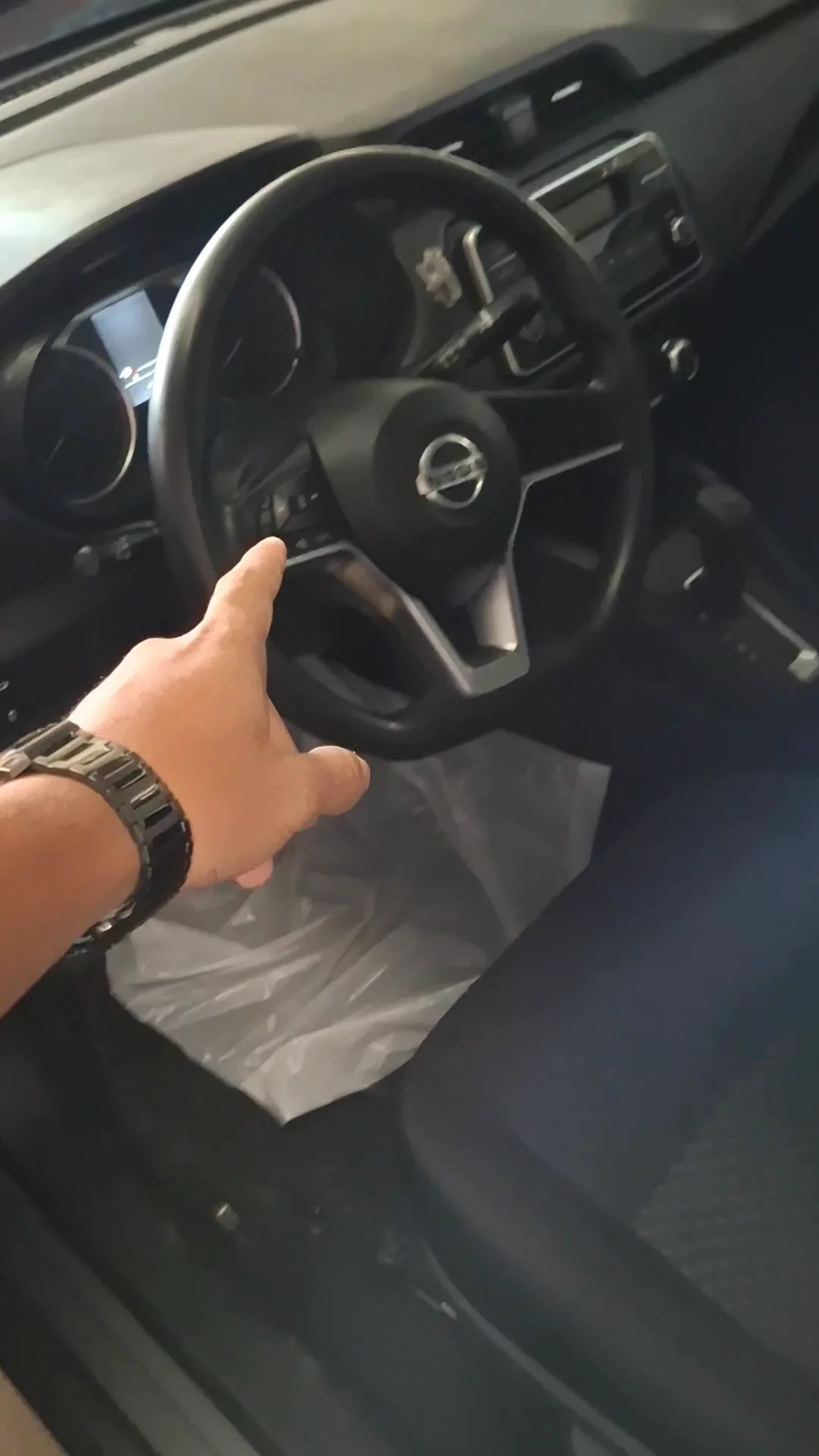 Car video thumbnail 1 of 8