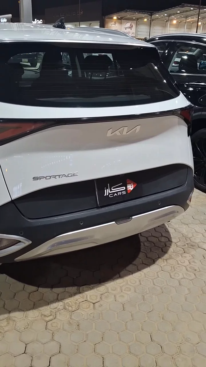 Car video thumbnail 1 of 9