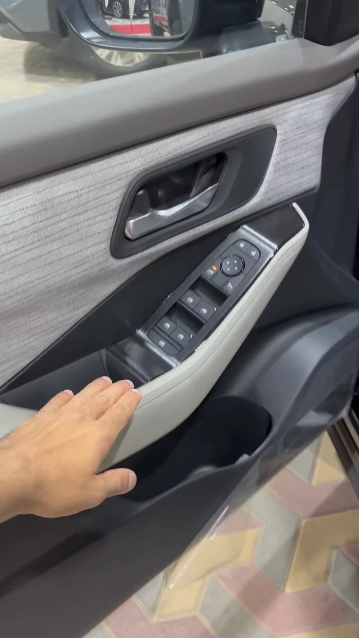 نيسان اكس تريل SV Plus 2025