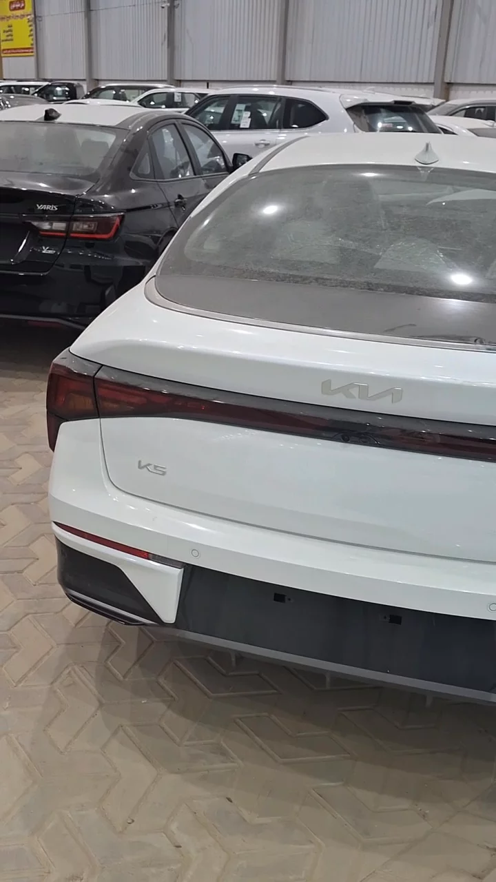 Car video thumbnail 1 of 10