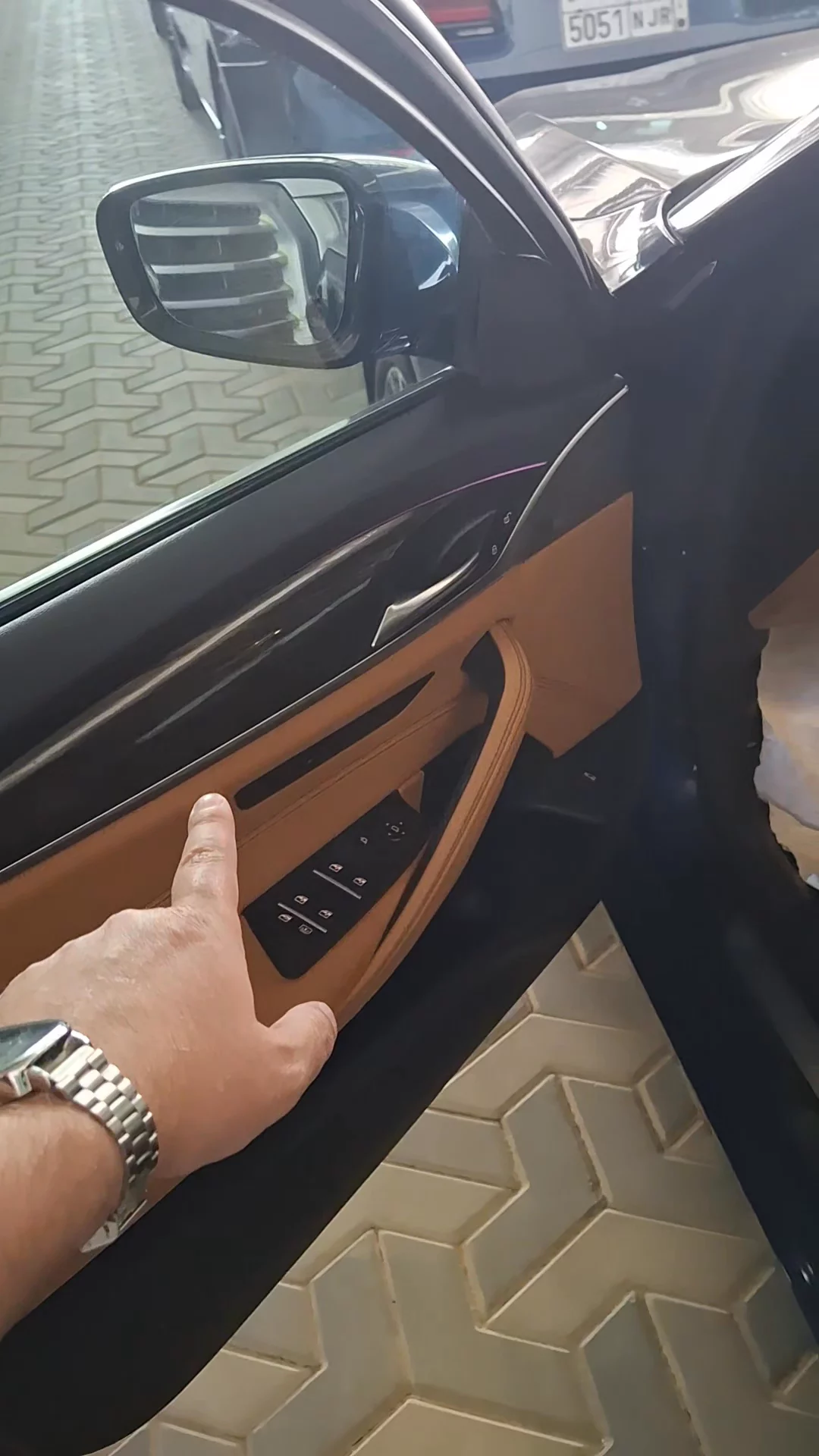 Car video thumbnail 1 of 10