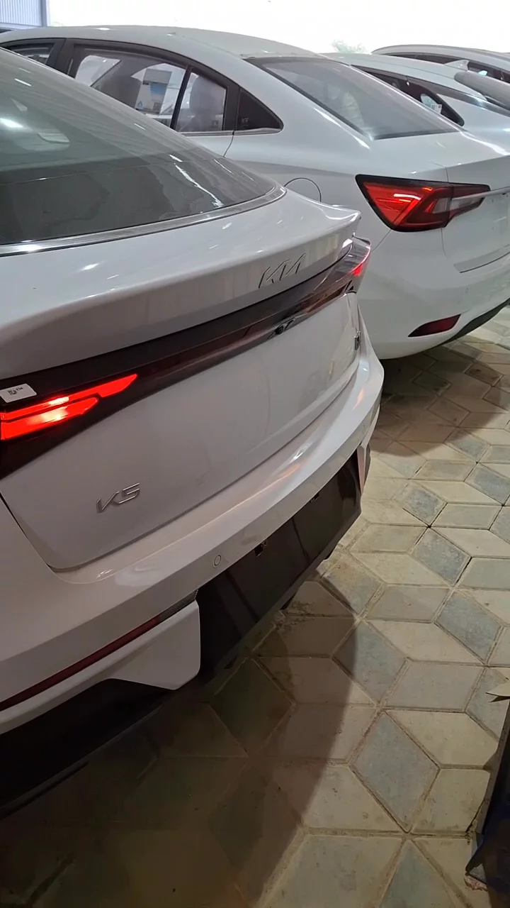 Car video thumbnail 1 of 10