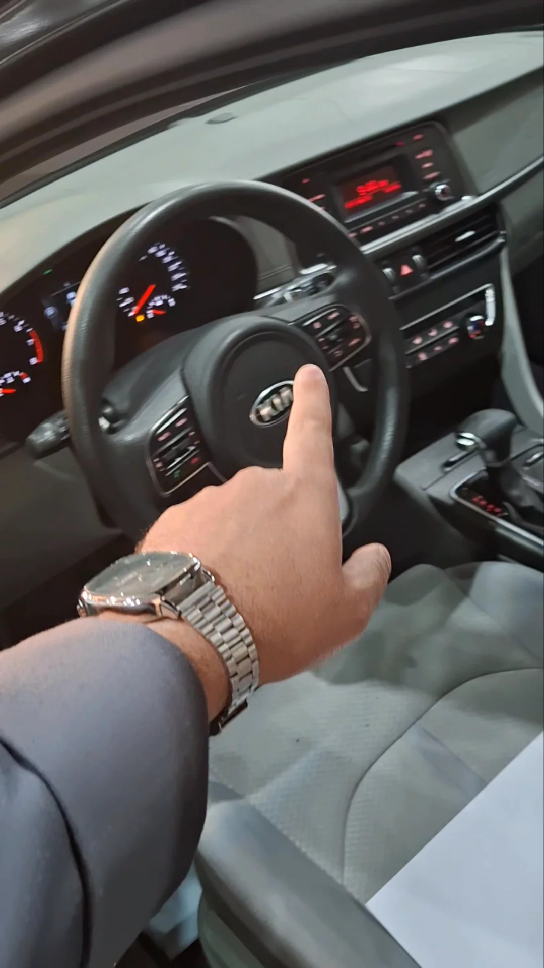 Car video thumbnail 1 of 9