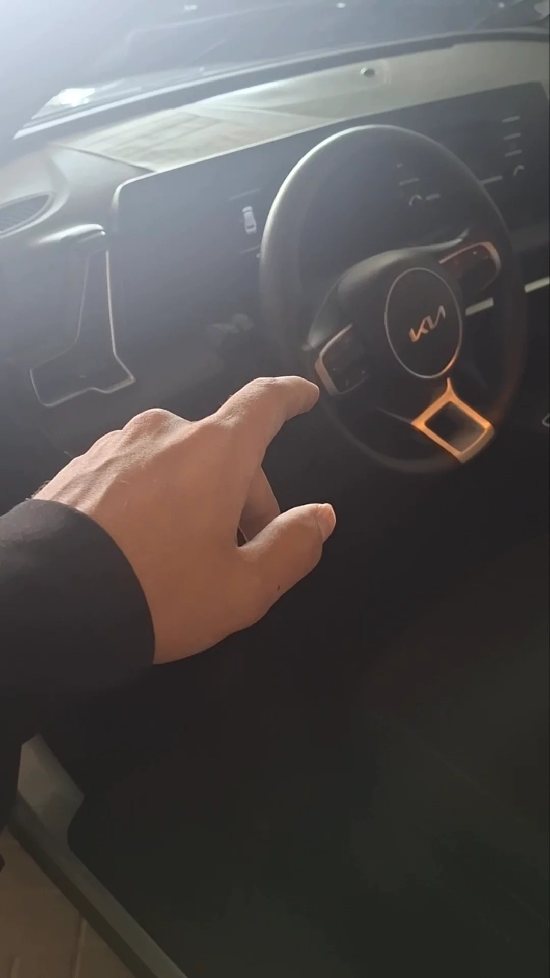 Car video thumbnail 1 of 8