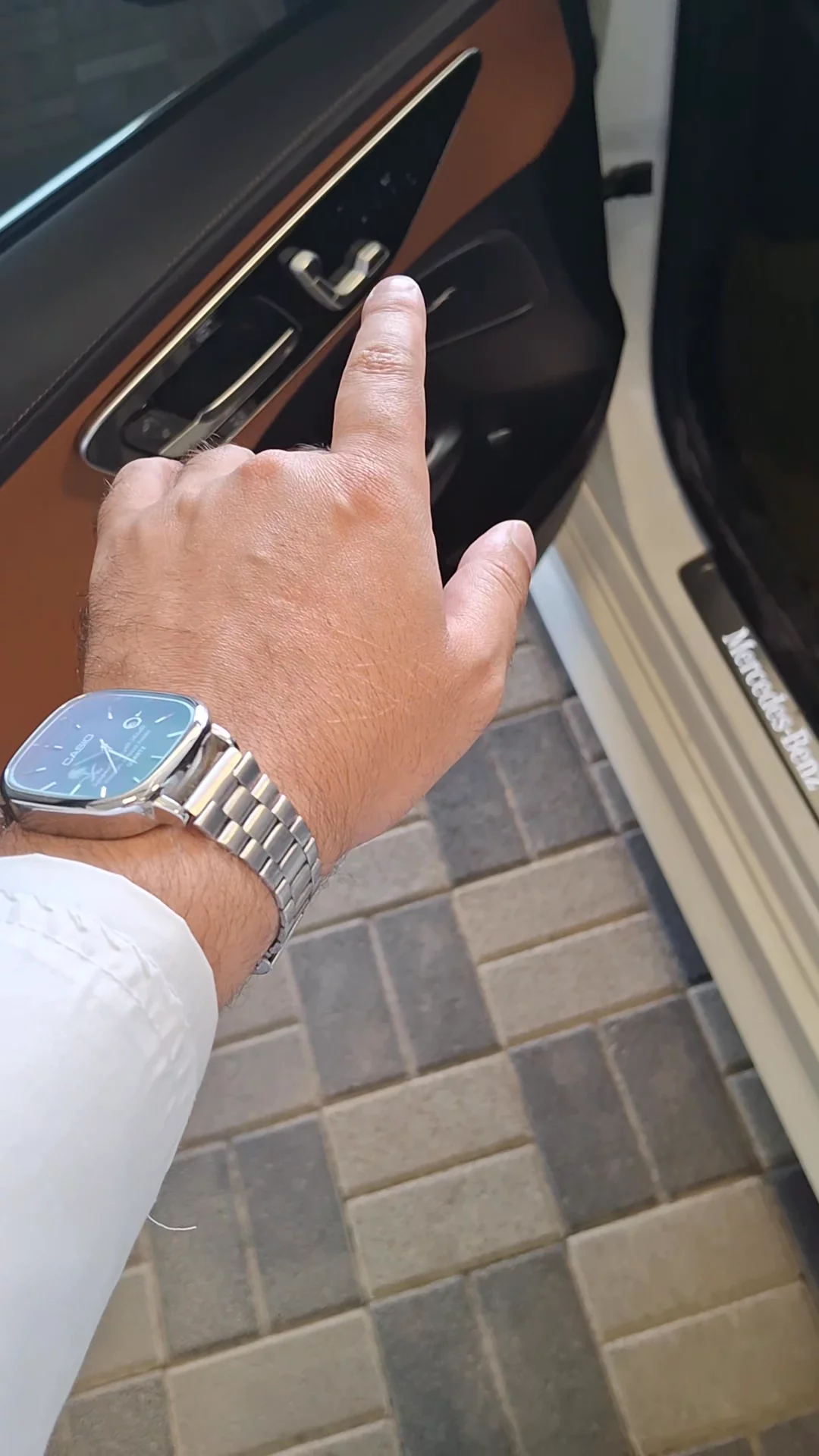 Car video thumbnail 1 of 9