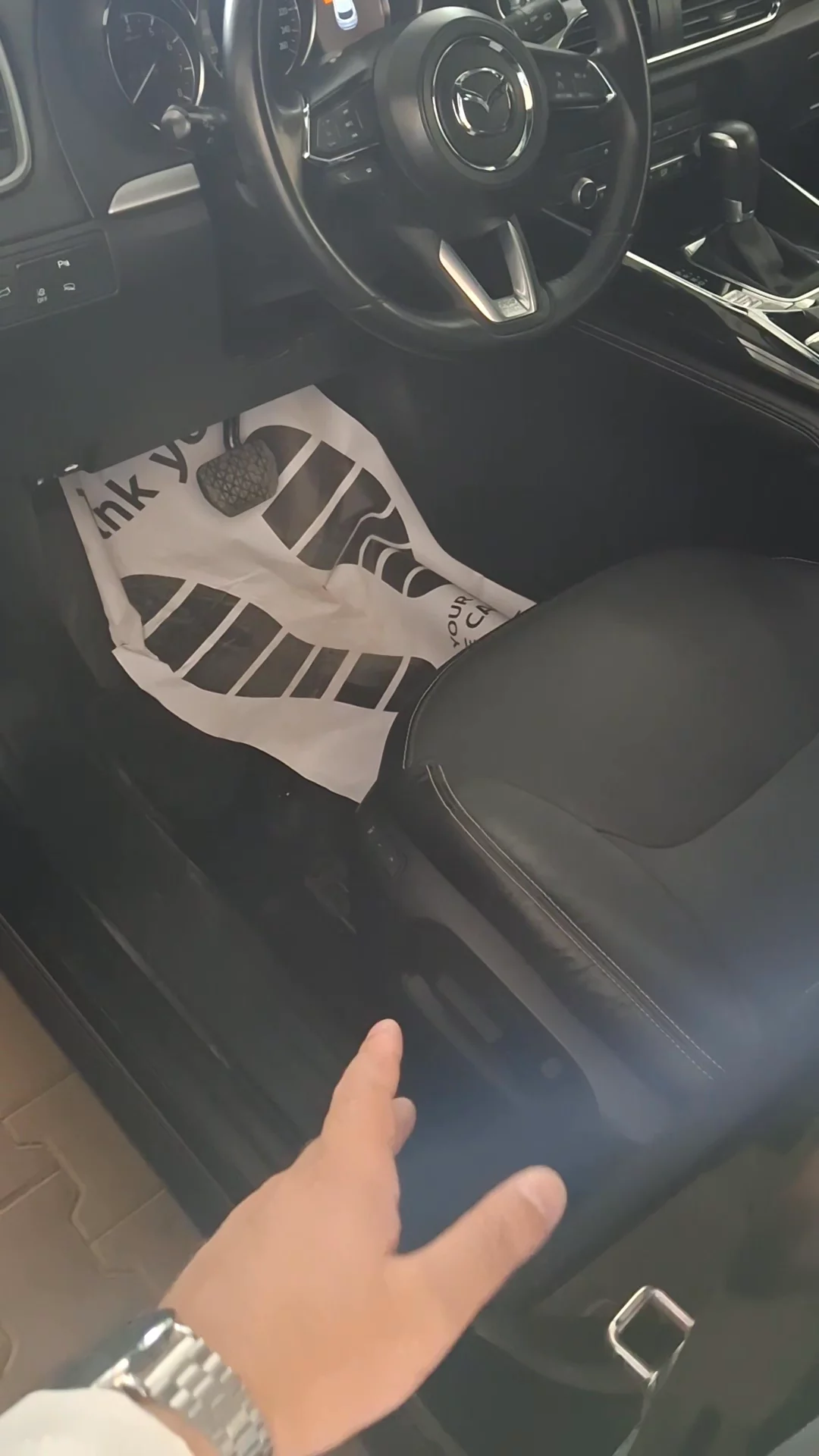 Car video thumbnail 1 of 9