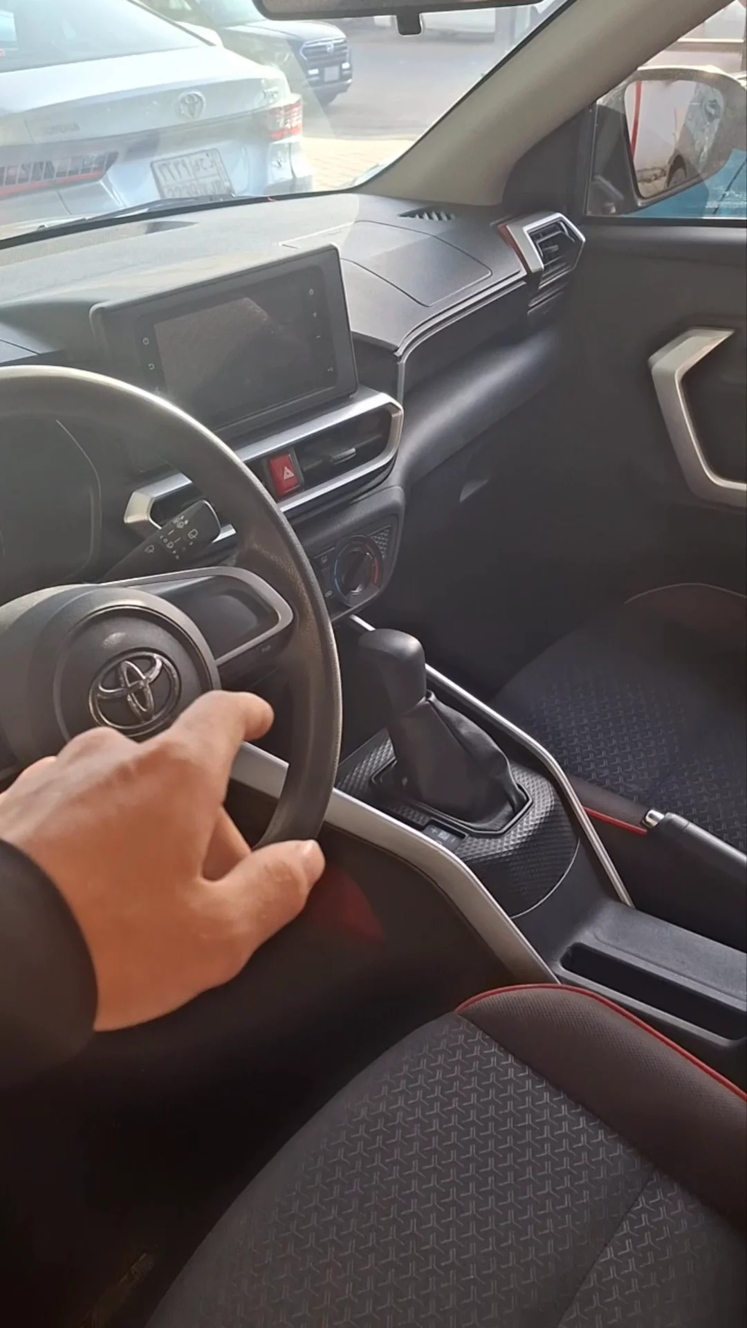 Car video thumbnail 1 of 7