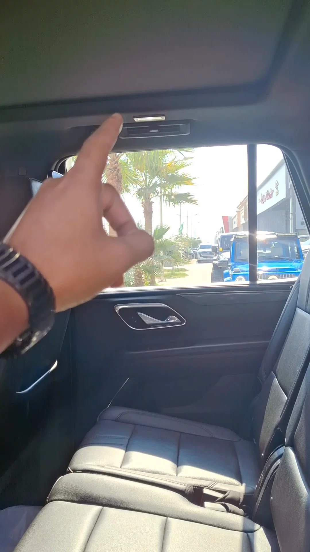 Car video thumbnail 1 of 9