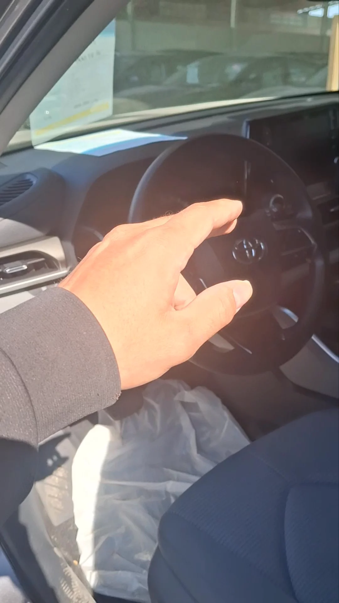 Car video thumbnail 1 of 7