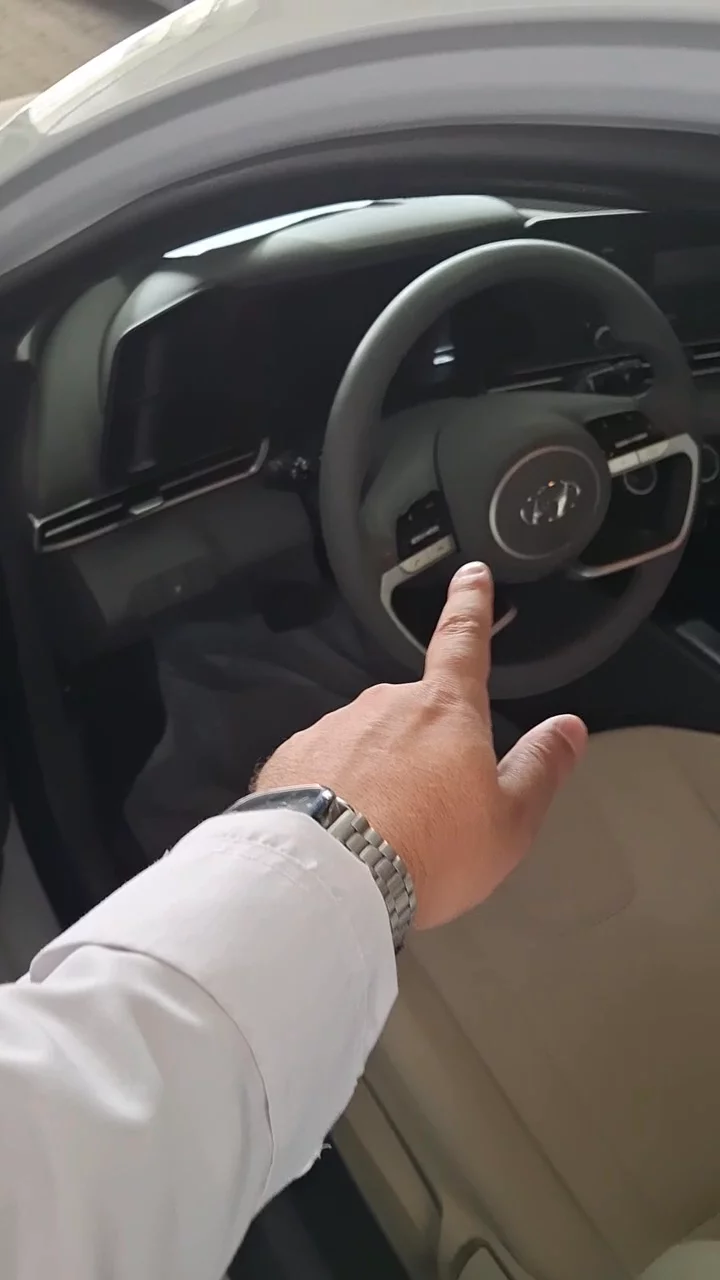 Car video thumbnail 1 of 10