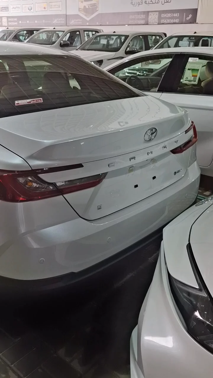 تويوتا كامري E 2025