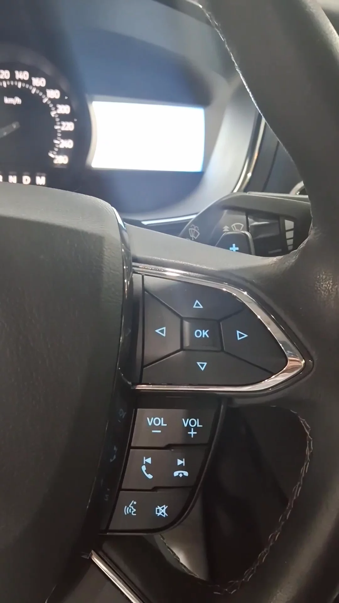 Car video thumbnail 1 of 9