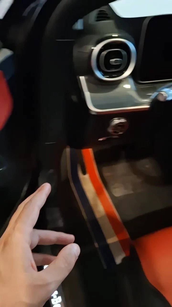 Car video thumbnail 1 of 9