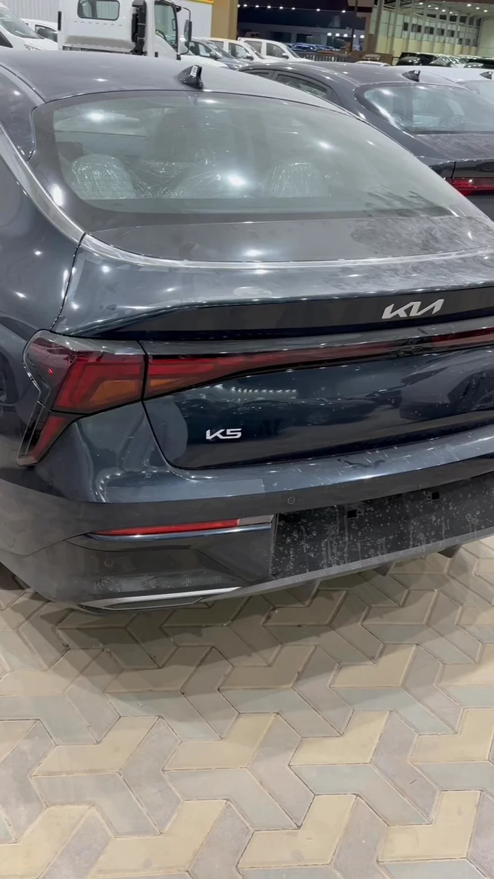 Car video thumbnail 1 of 10