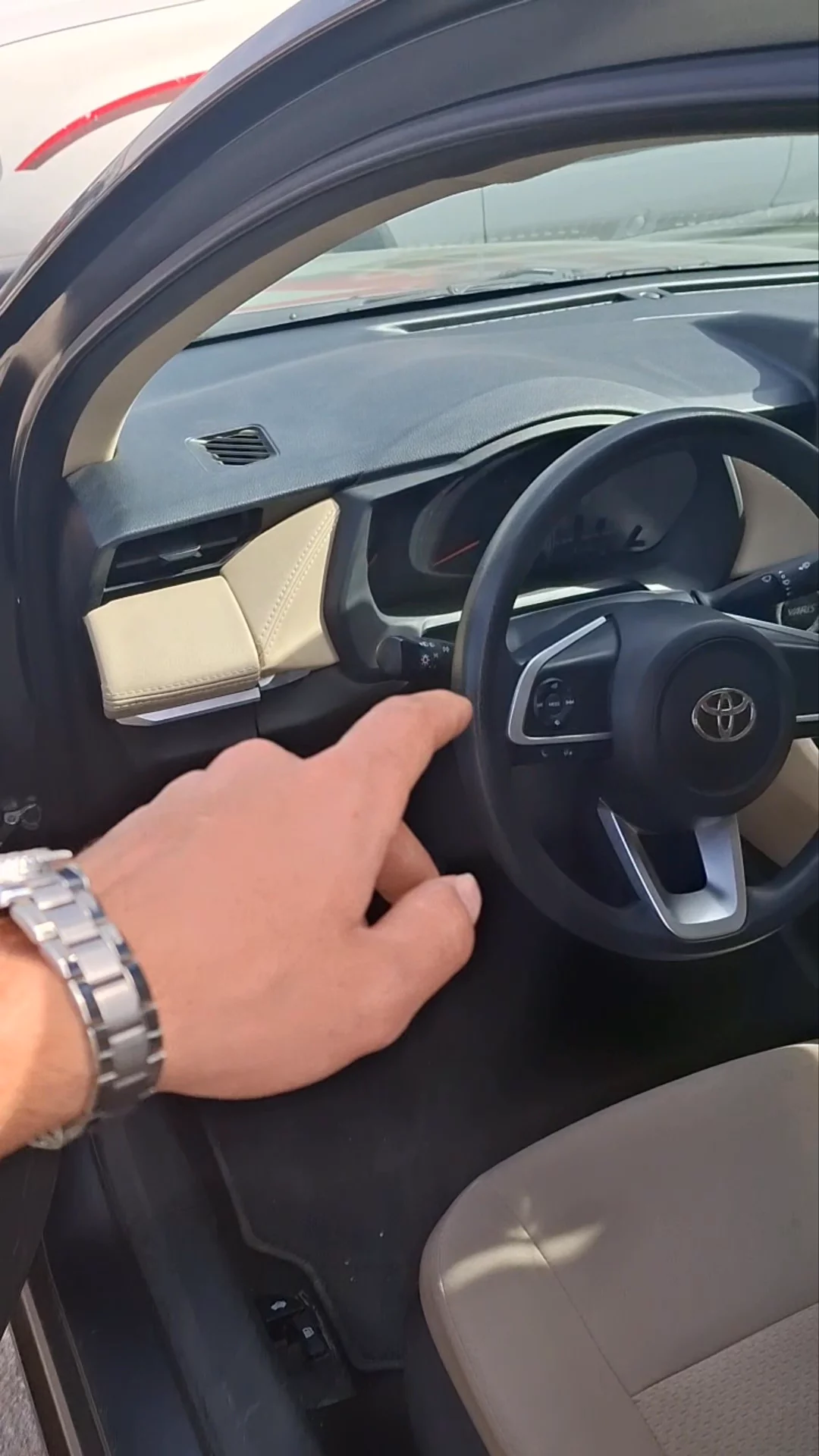 Car video thumbnail 1 of 8