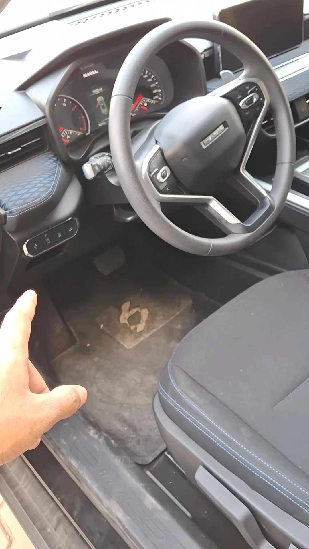 Car video thumbnail 1 of 8