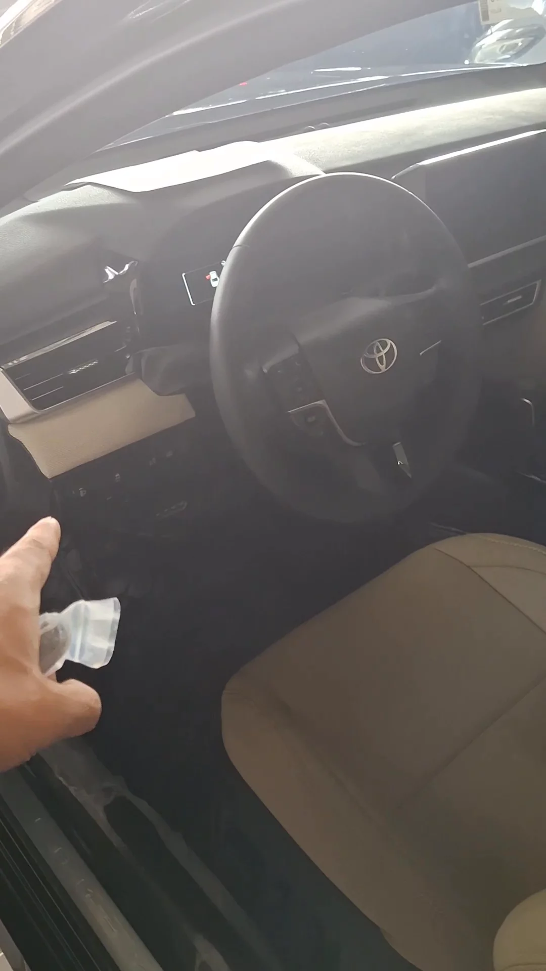 Toyota Camry le 2025