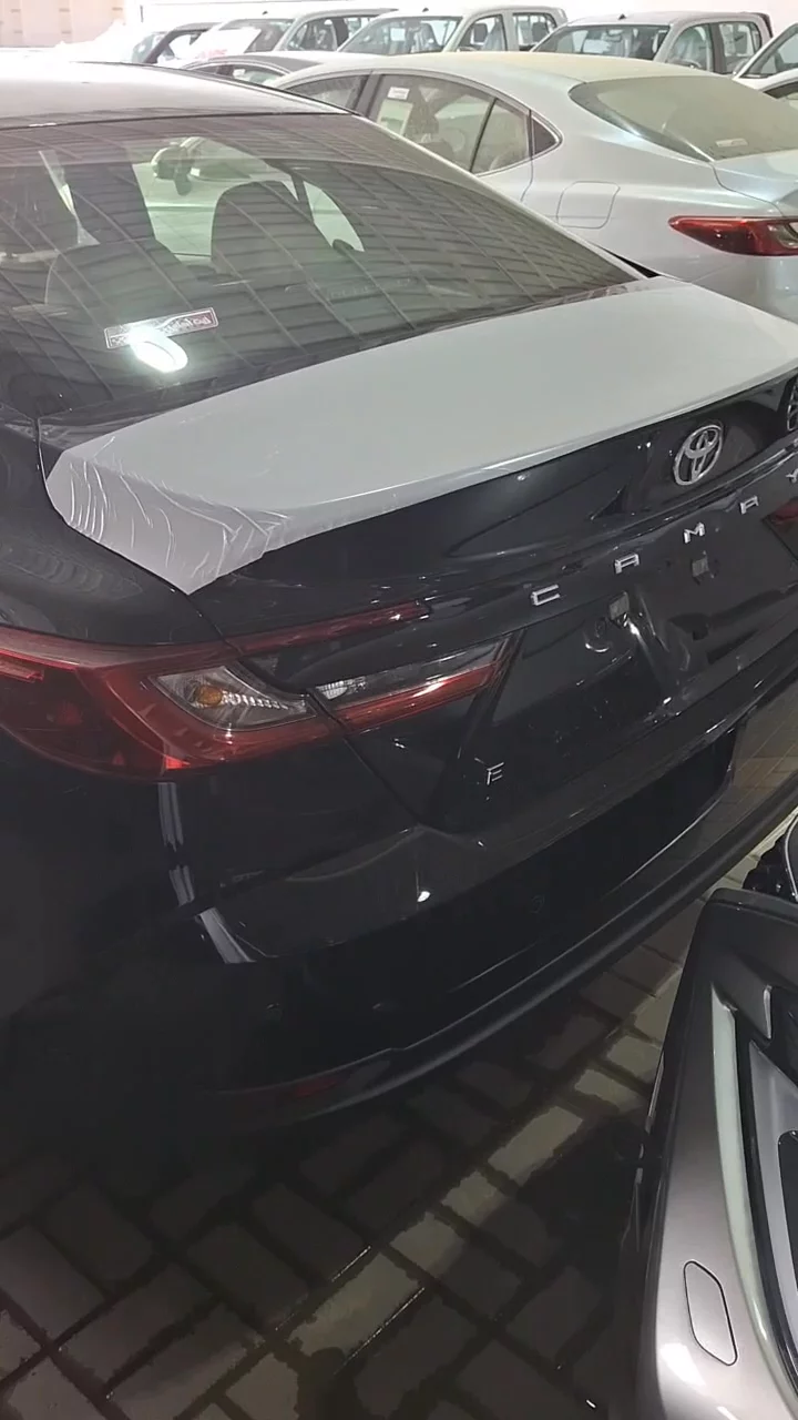 تويوتا كامري E 2025