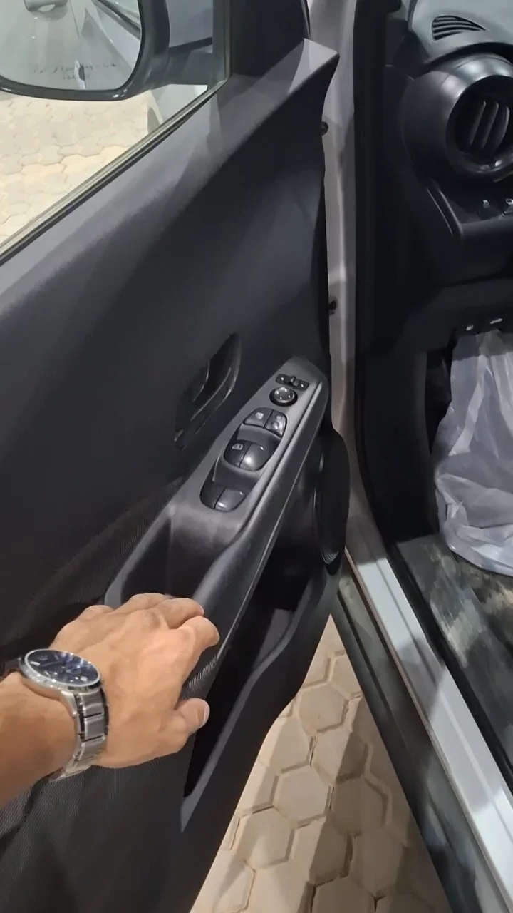 Car video thumbnail 1 of 10