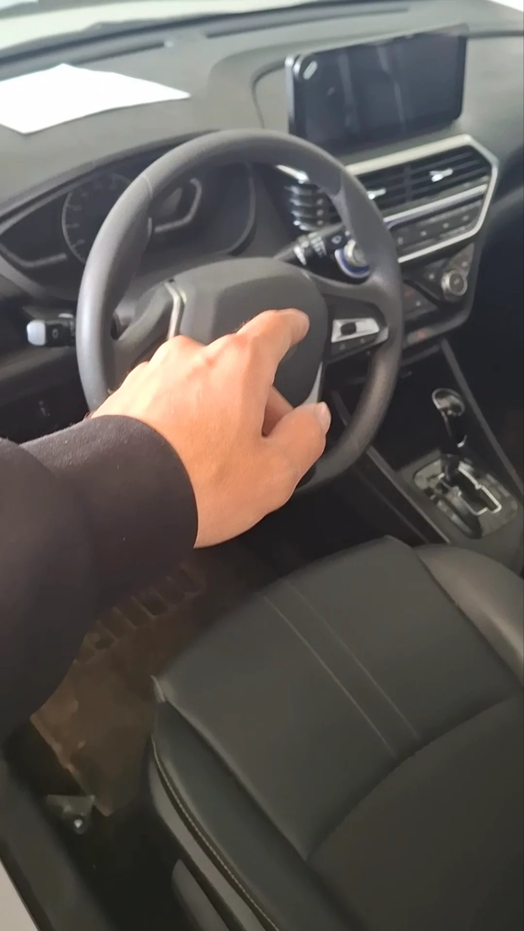 Car video thumbnail 1 of 7