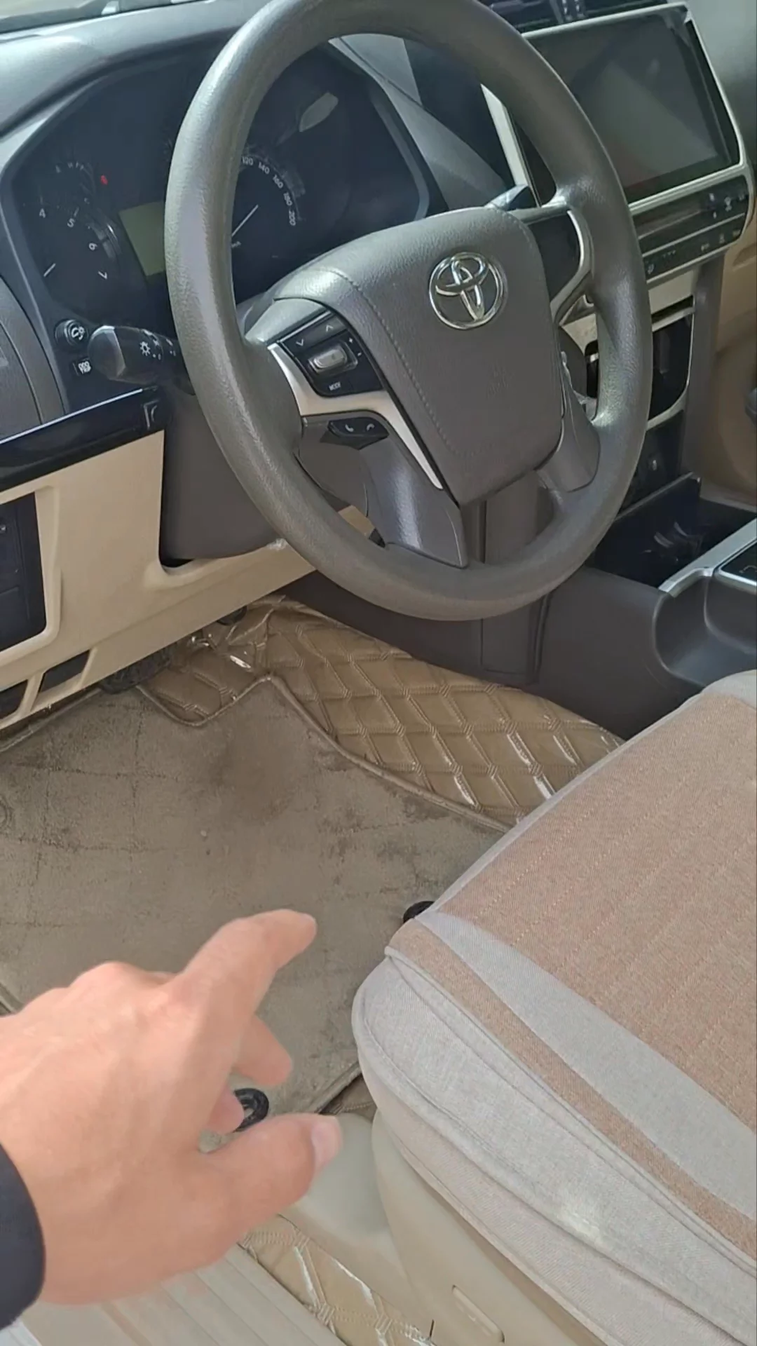 Car video thumbnail 1 of 7