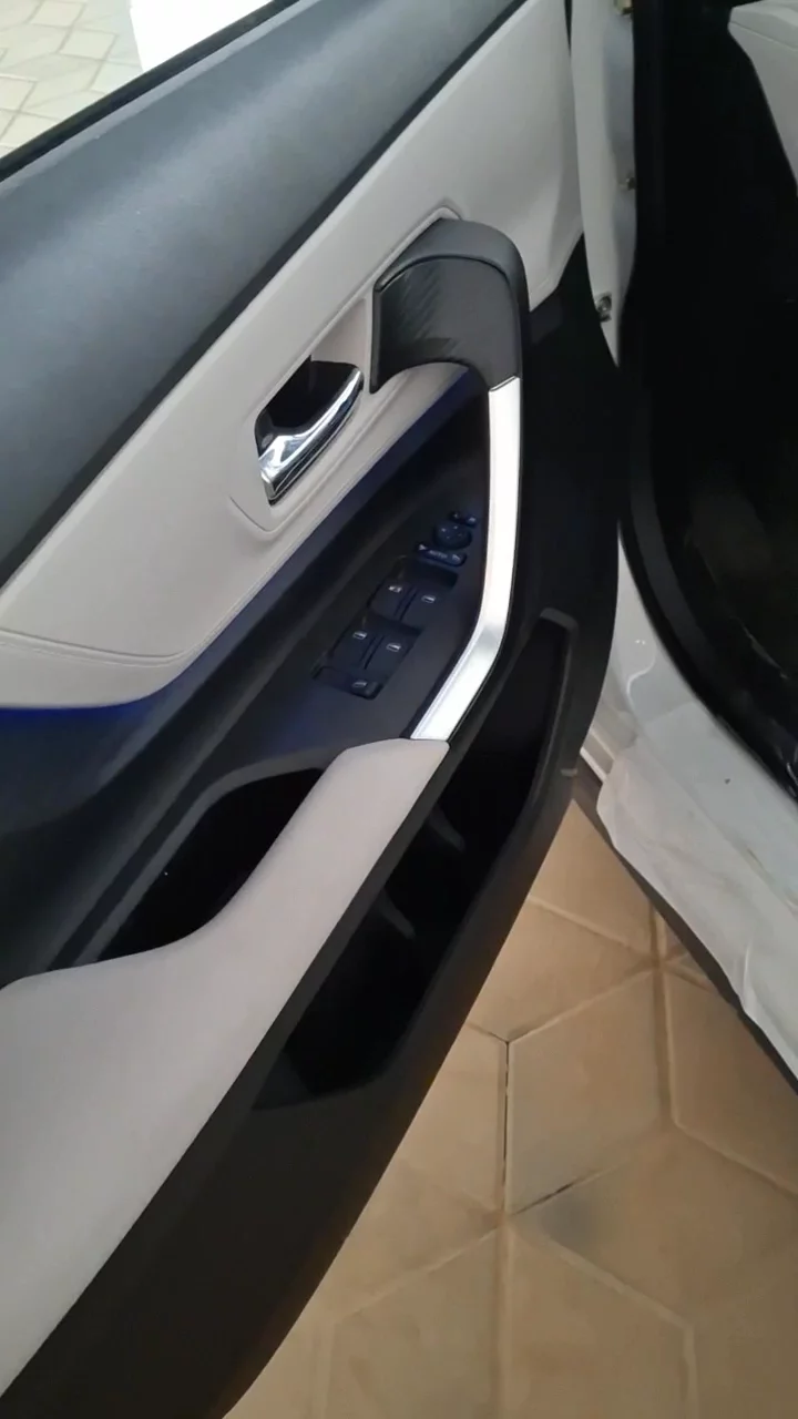 Car video thumbnail 1 of 10