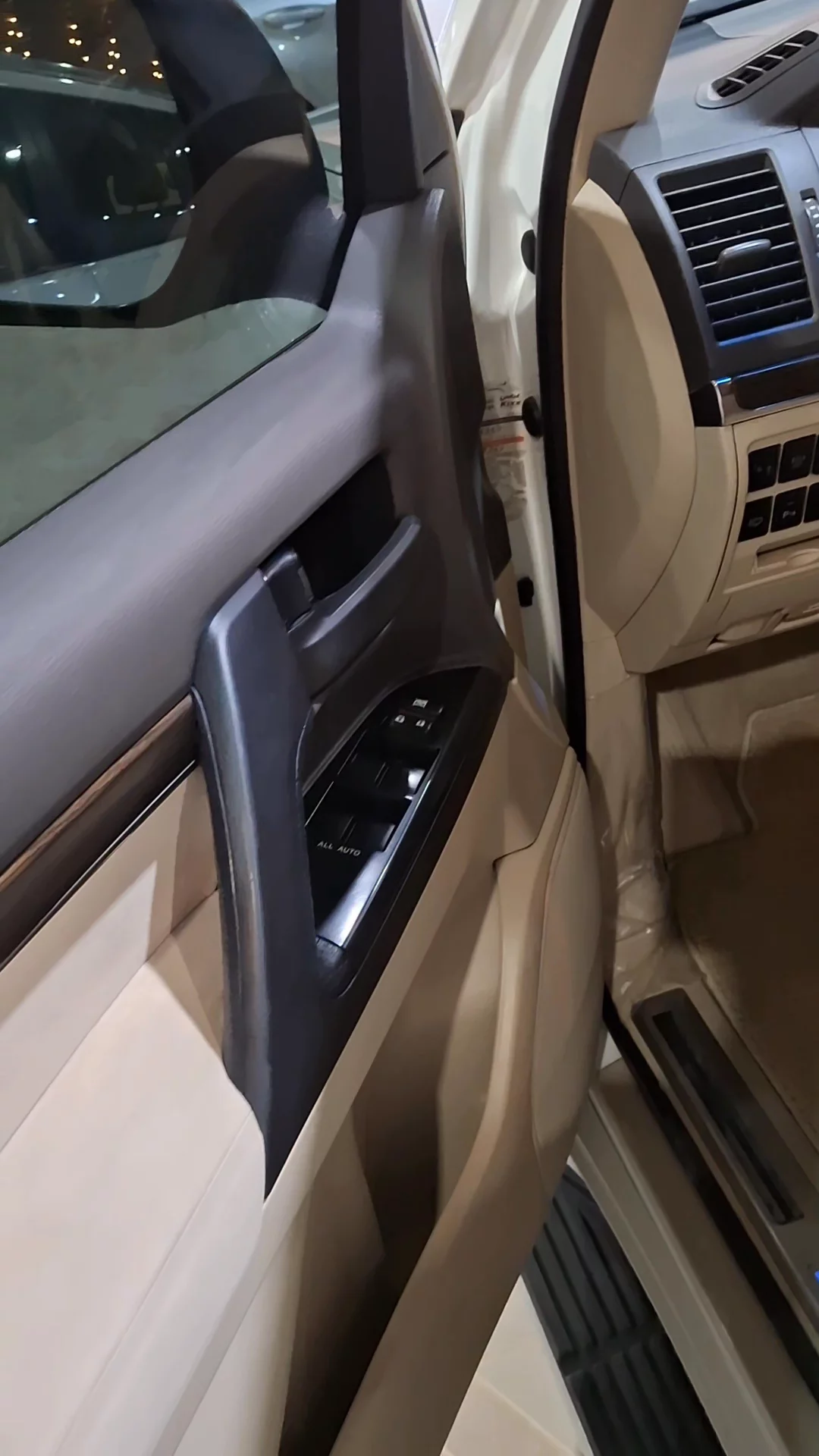 Car video thumbnail 1 of 9