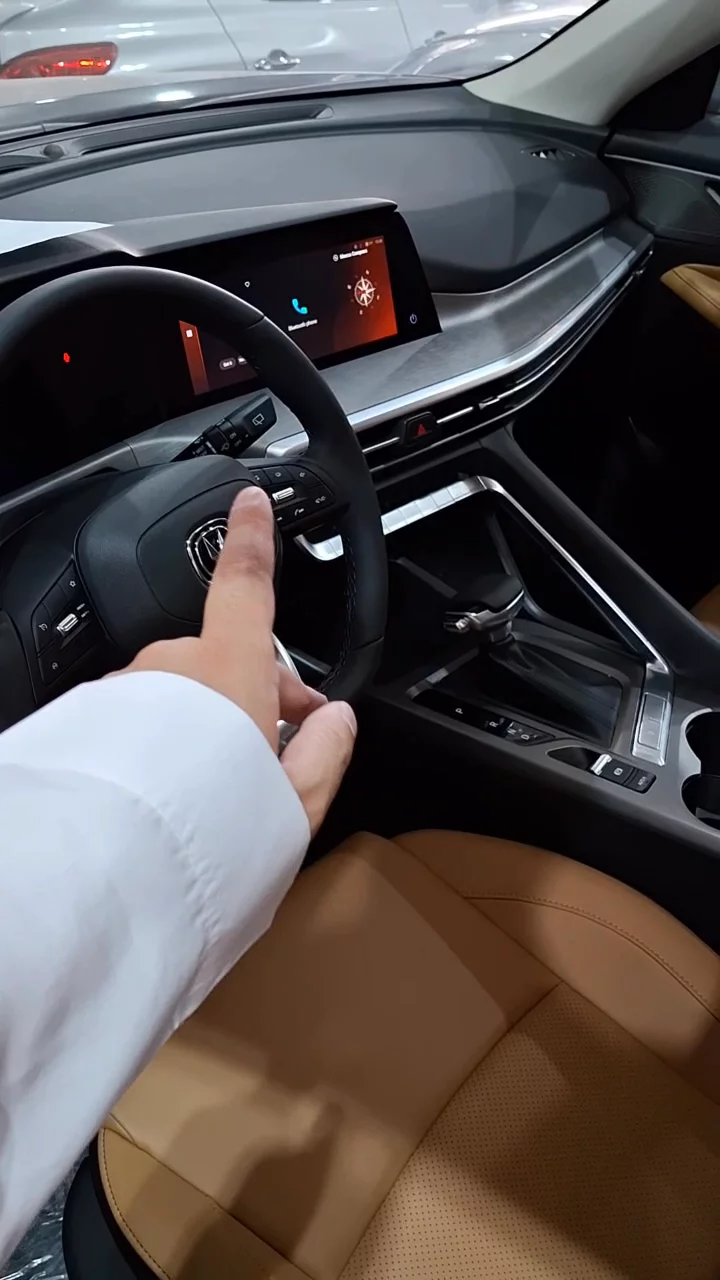 Car video thumbnail 1 of 10