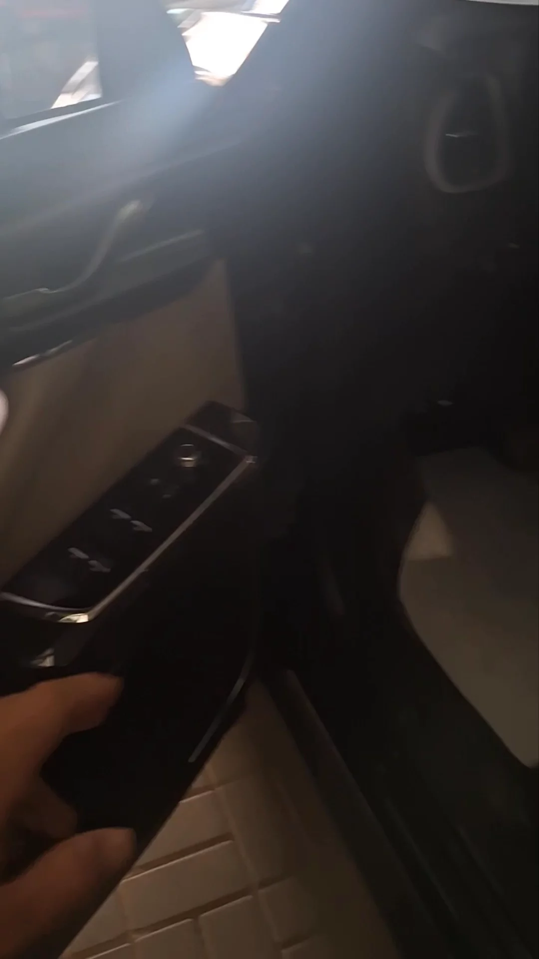 Car video thumbnail 1 of 8