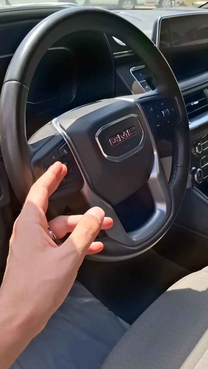 Car video thumbnail 1 of 8