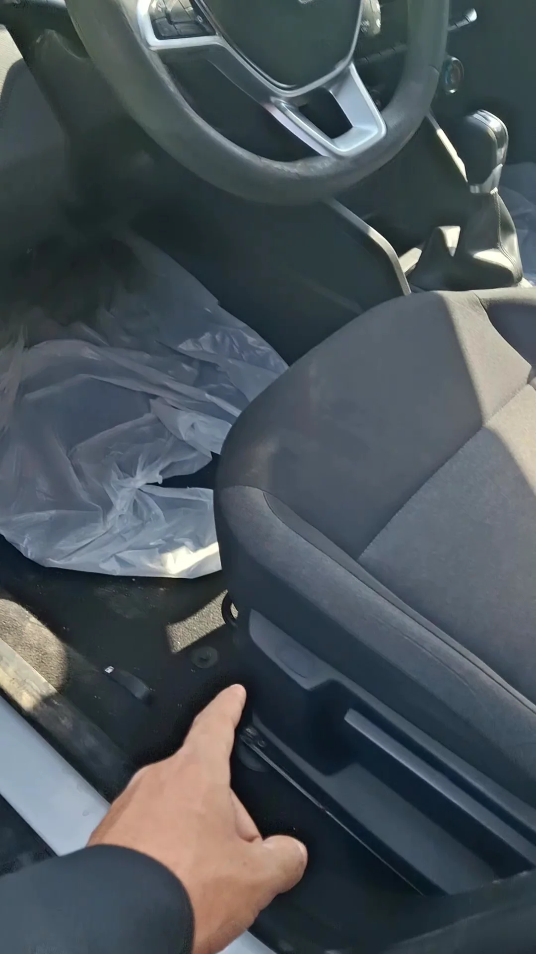 Car video thumbnail 1 of 7