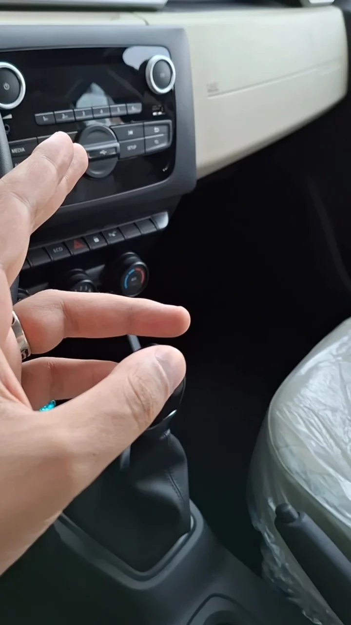 Car video thumbnail 1 of 9