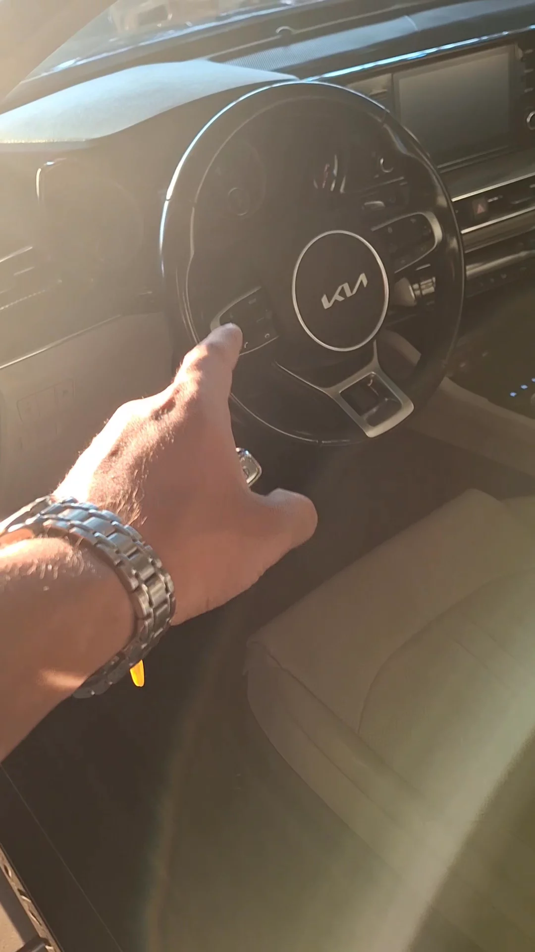 Car video thumbnail 1 of 7