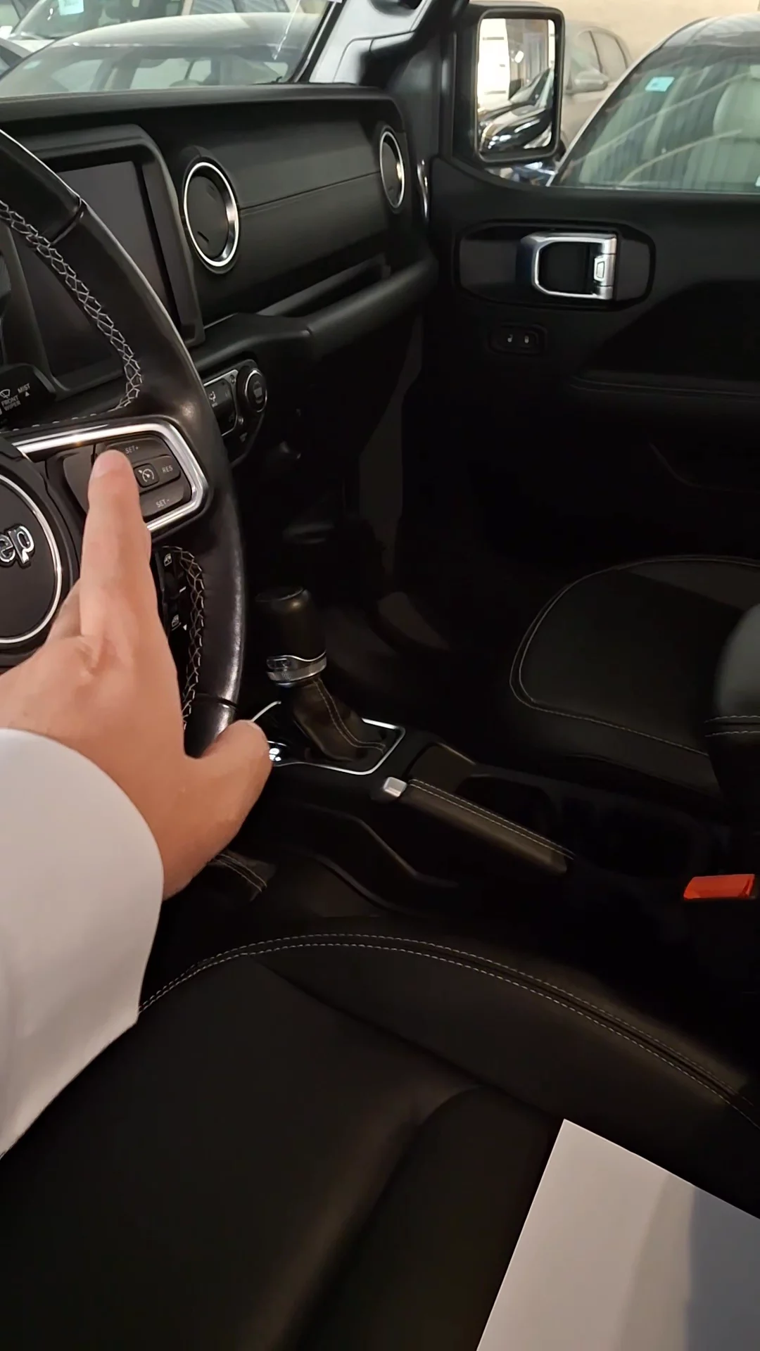 Car video thumbnail 1 of 10