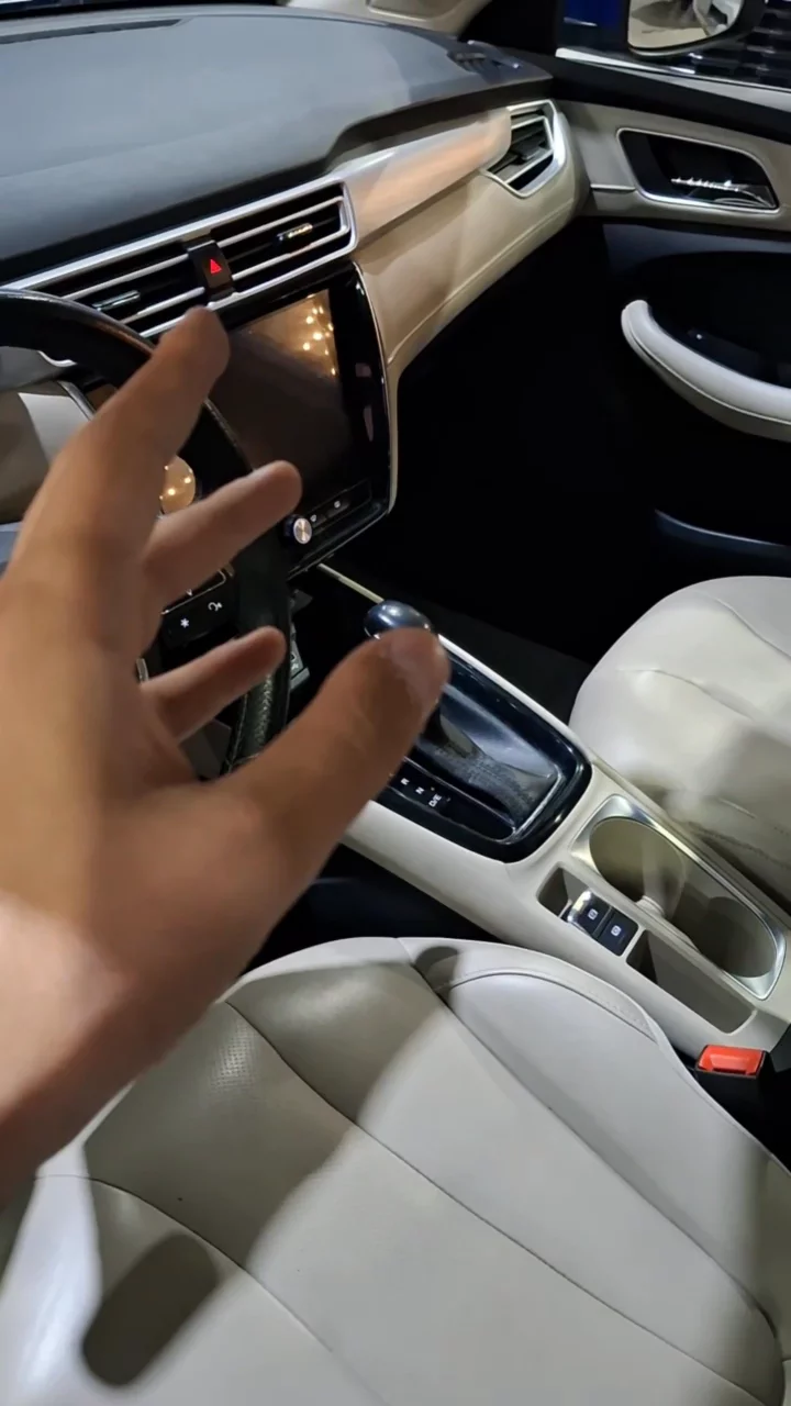 Car video thumbnail 1 of 9